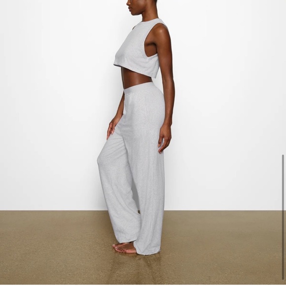 SKIMS NWT Boyfriend Loose Pant Light Heather
Gray Comfy Elastic Waist Size M - Picture 2 of 6